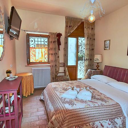 سان بنيديتّو ديل ترونتو B&B Del Castello المظهر الخارجي الصورة