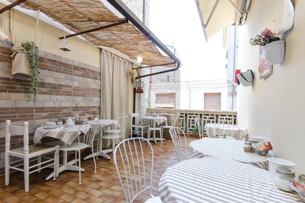 سان بنيديتّو ديل ترونتو B&B Del Castello الغرفة الصورة