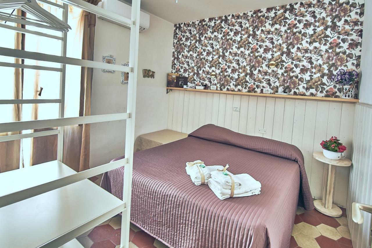 سان بنيديتّو ديل ترونتو B&B Del Castello المظهر الخارجي الصورة