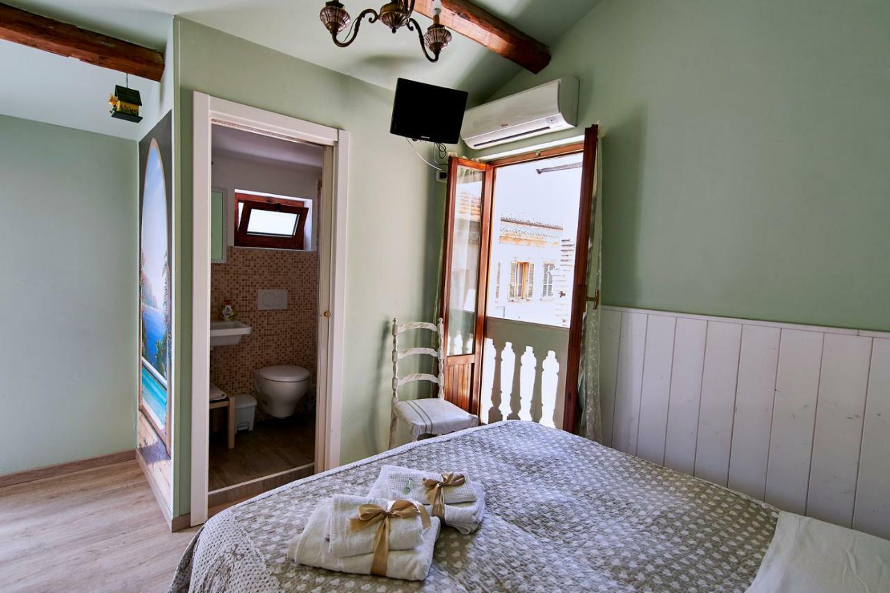 سان بنيديتّو ديل ترونتو B&B Del Castello المظهر الخارجي الصورة