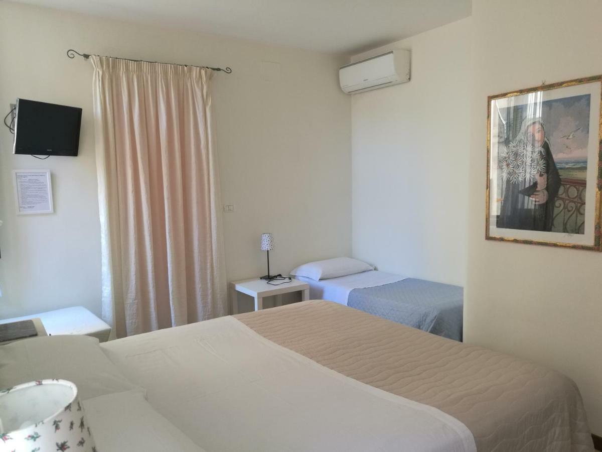 سان بنيديتّو ديل ترونتو B&B Del Castello المظهر الخارجي الصورة